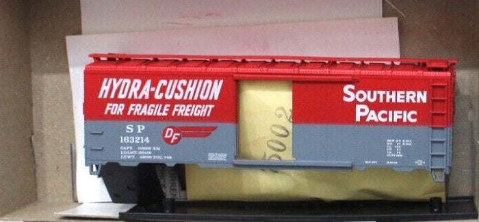 Athearn 2372-1 HO Scale Bev-Bel Southern Pacific 40' Steel Boxcar # 163214 Kit