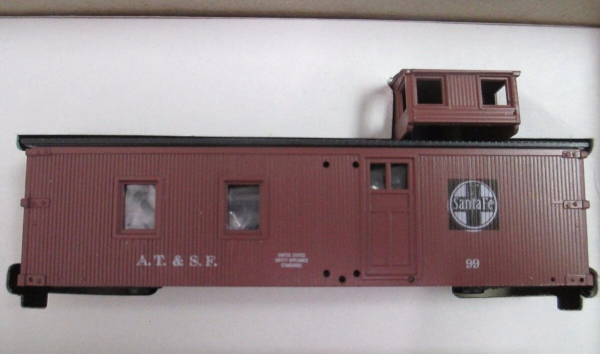 Roundhouse 03421 HO Scale Santa Fe  A.T.& S. F. "Old Timer" Caboose # 99 Kit