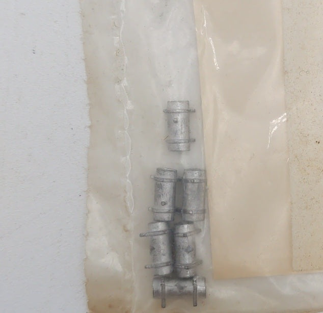 Walthers 941-830 HO Scale Short Tanks Metal Part (Pack of 6)