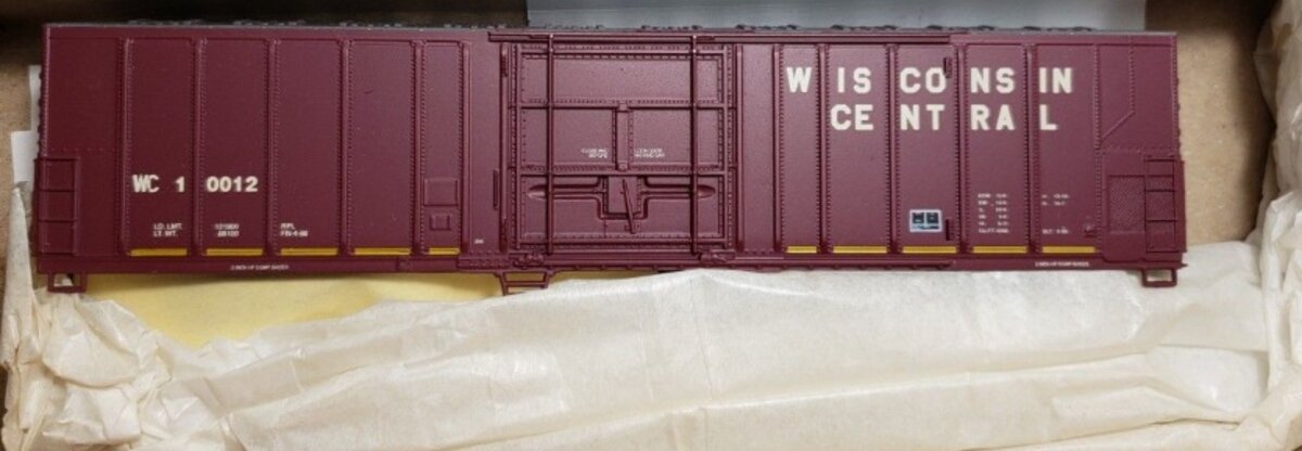 Athearn 5472 HO Scale Wisconsin Central 57 Ft. Mech Reefer # 10012 Kit