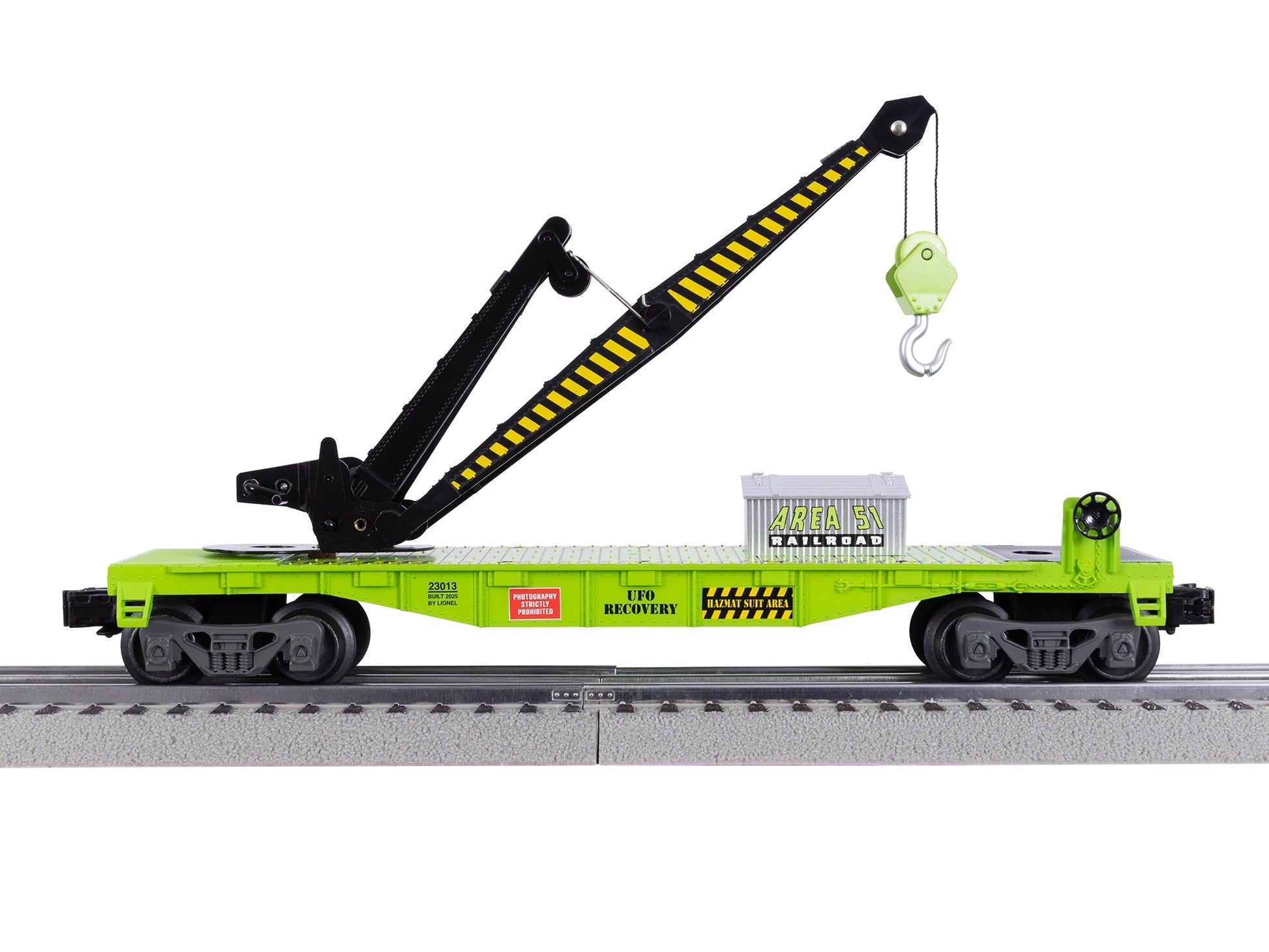 Lionel 2523010 Area 51 O Gauge LionChief Diesel Freight Set