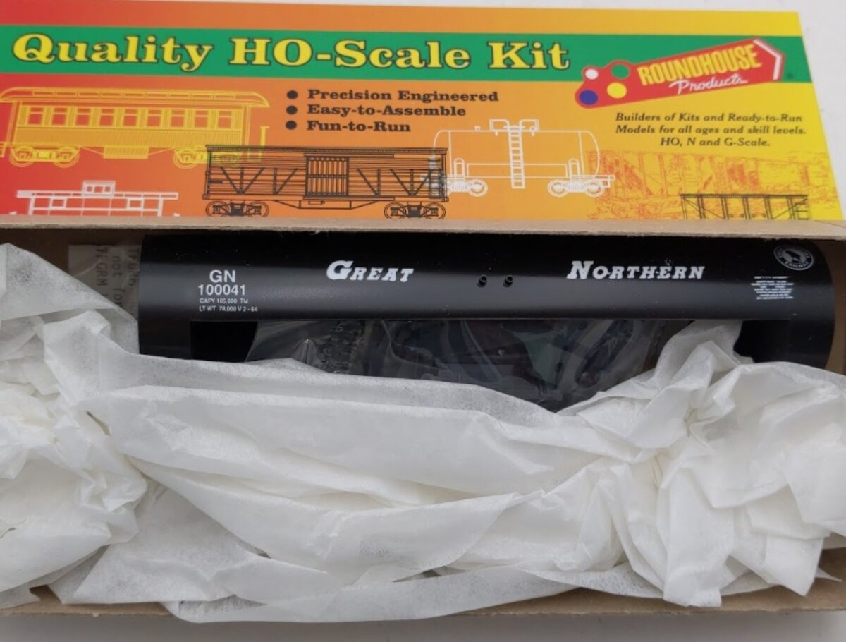Roundhouse 07920 HO Black Great Northern 50' Modern Tank Car # 100041 Kit