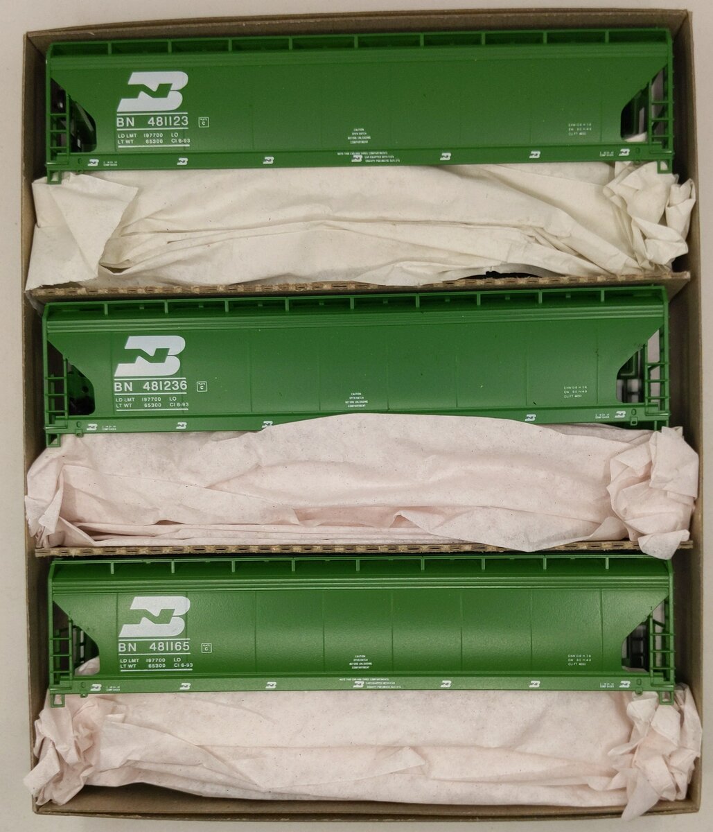 Accurail 3325 HO Scale Burlington Northern Diecast 3-Pack of ACF Covered Hopper