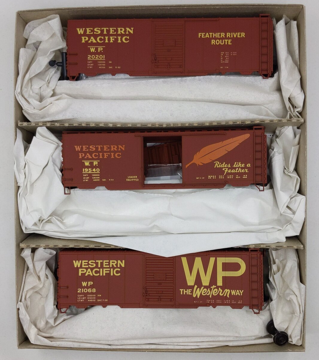 Accurail 3336 HO Scale Western Pacific 3-Pack Accumate Equipped 40' Boxcars