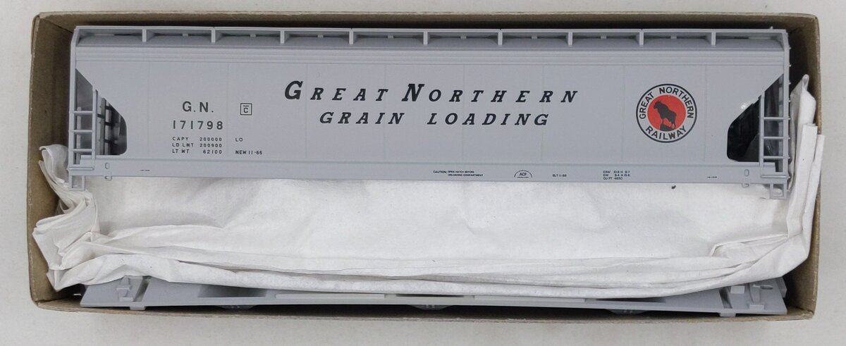 Accurail 2080 HO Scale Great Northern 40' Combo Door Boxcar Road #: 171798