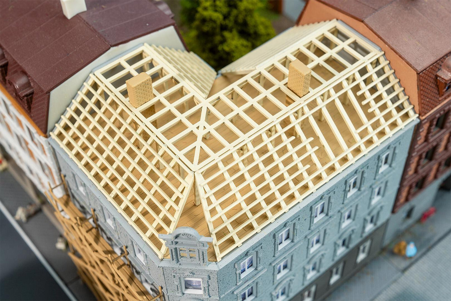 Faller 232166 N Townhouse Under Reconstruction Building Kit