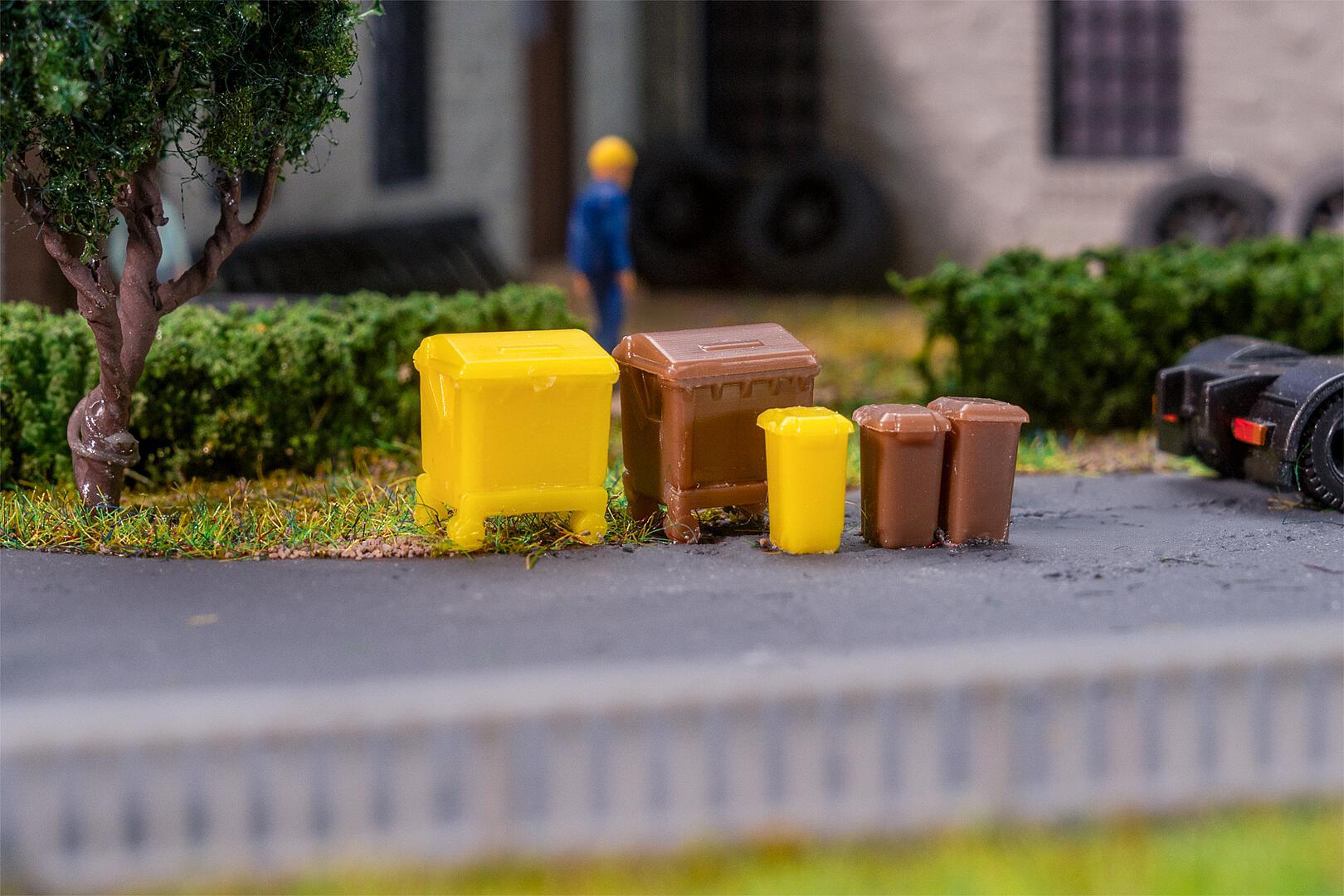 Faller 272926 N Brown and Yellow Waste Bin Set