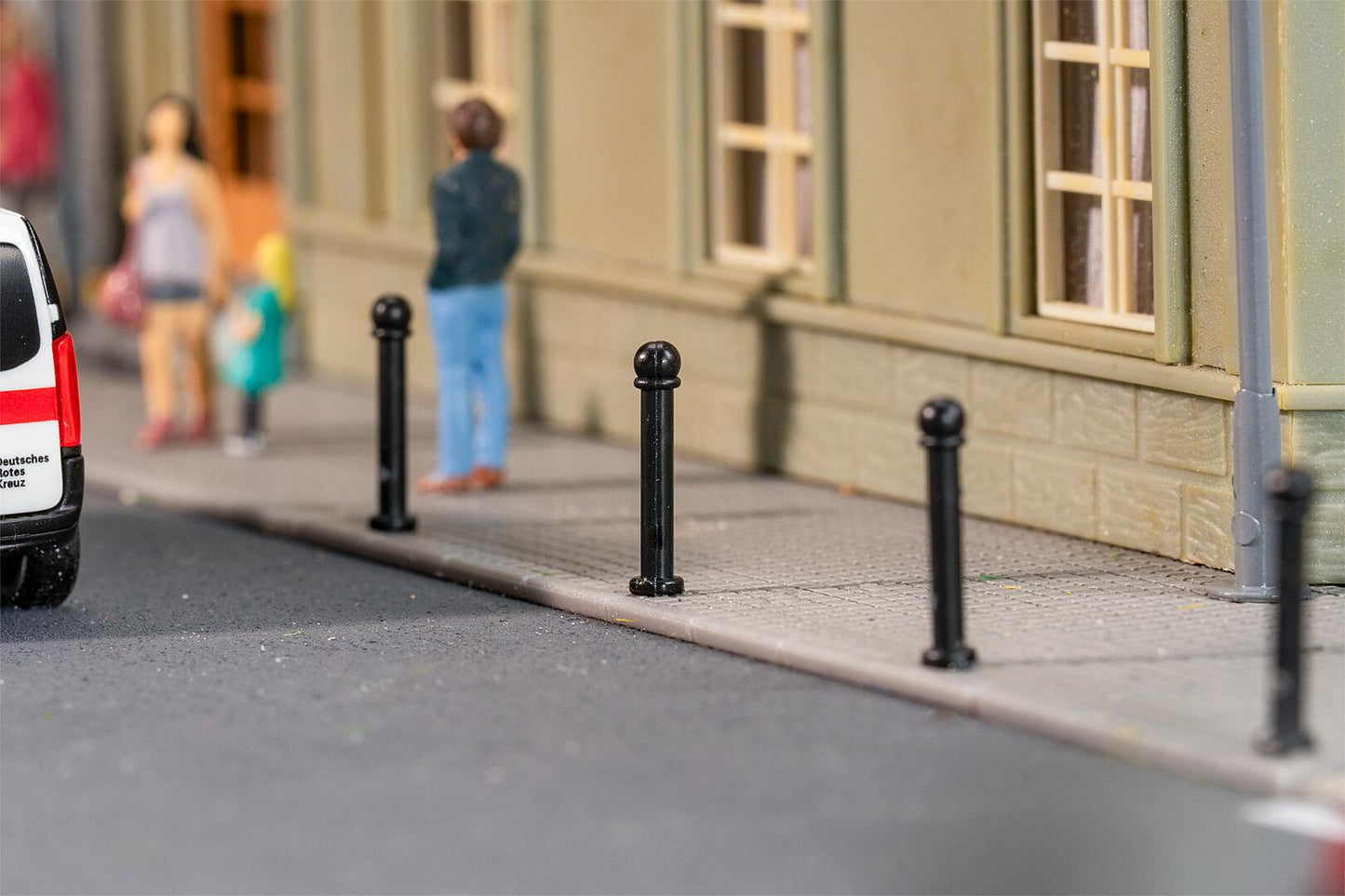 Faller 180998 HO Iron Bollards Kit (Pack of 10)