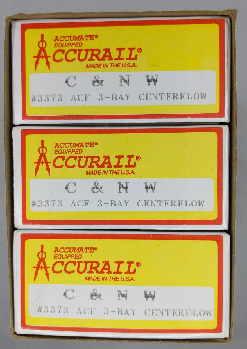 Accurail 3373 HO Scale Chicago and North Western ACF 3-Bay Centerflow Boxcar