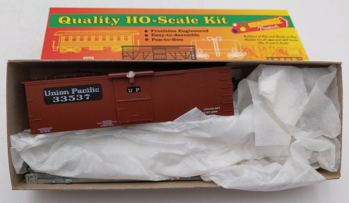 Roundhouse 03299 HO Scale Union Pacific 36' Old Time Boxcar # 33537