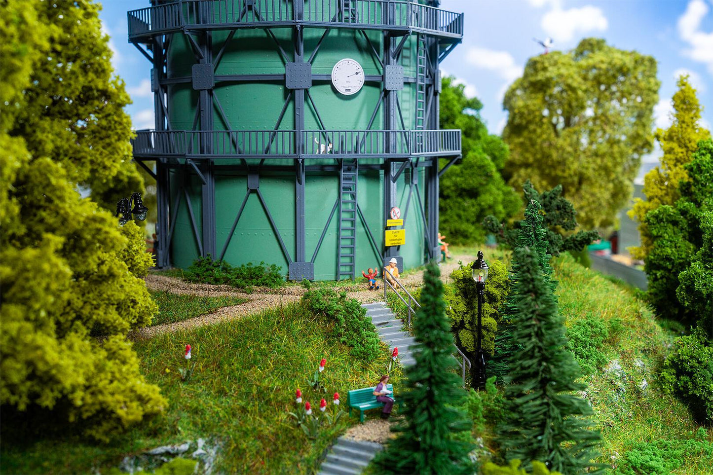 Faller 130157 HO Gasometer with Pipework Building Kit