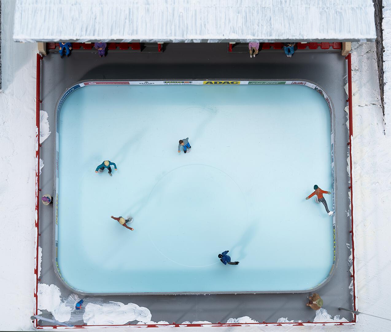 Faller 134005 HO Artificial Ice Rink with Moving Figures Building Kit