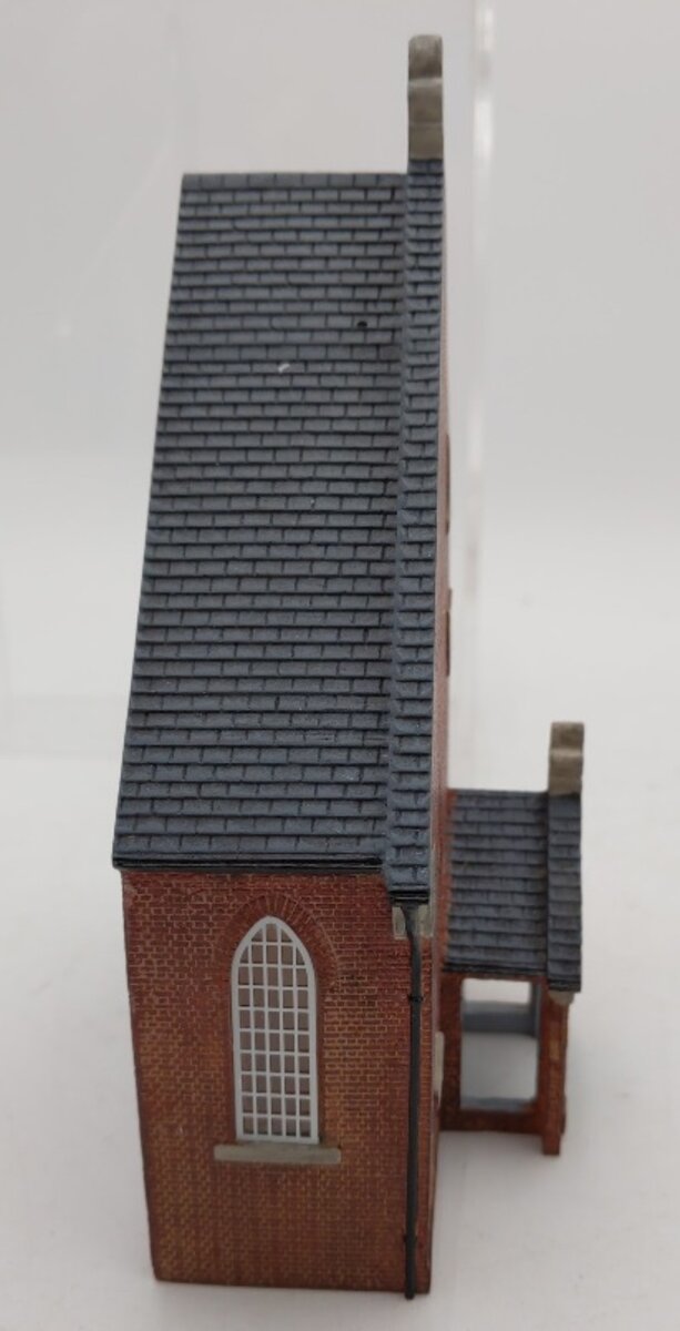 Hornby R9757 OO Gauge Low Relief Church Chapel Assembled