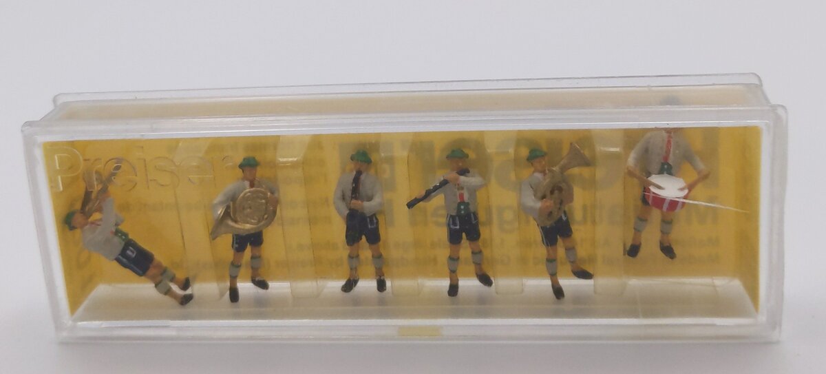 Preiser 0201 HO Miniature Musicians in National Dress 6 pack