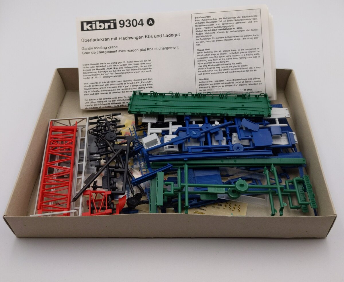 Kibri 9304 OO Track Gantry Crane W/Flat Car Building Kit