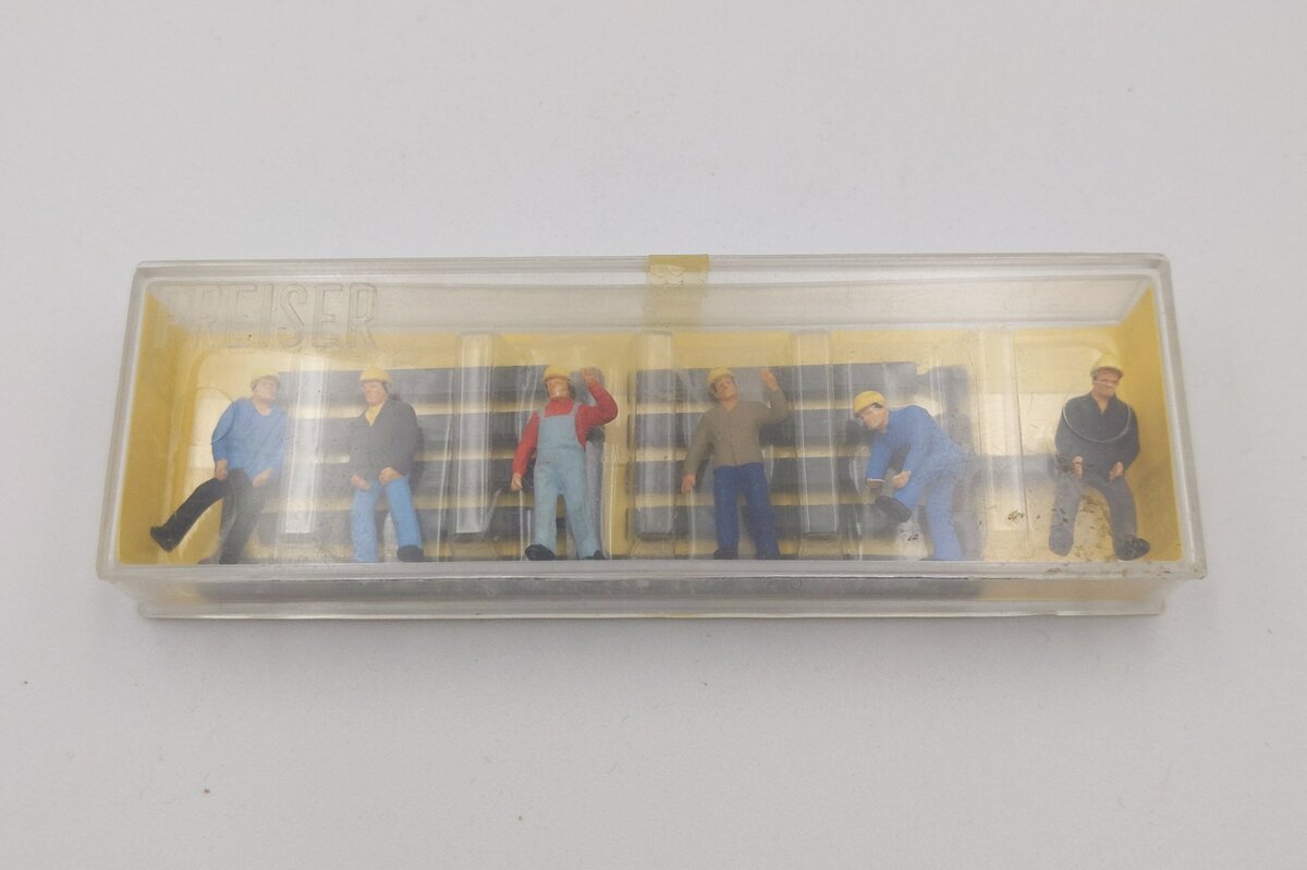 Preiser 34 HO Railway Track Workers and Ties Set of 6 Figures