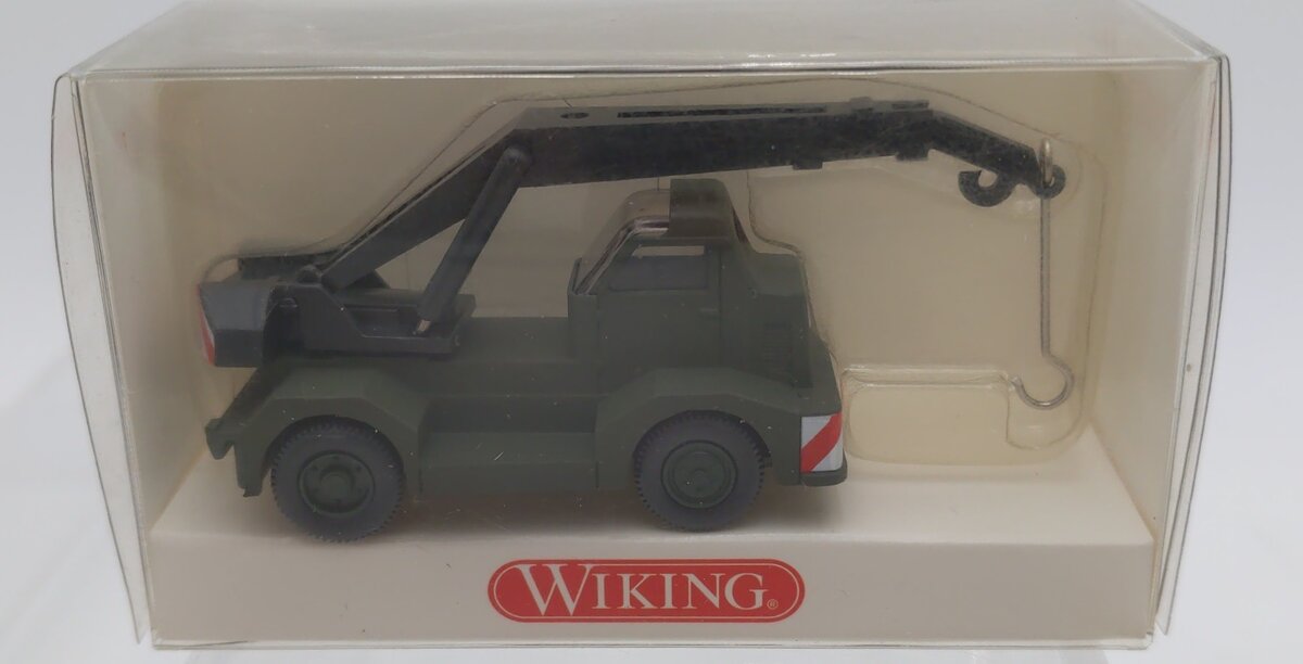 Wiking 696 16 34 HO Scale Dark Green Crane Plastic Truck