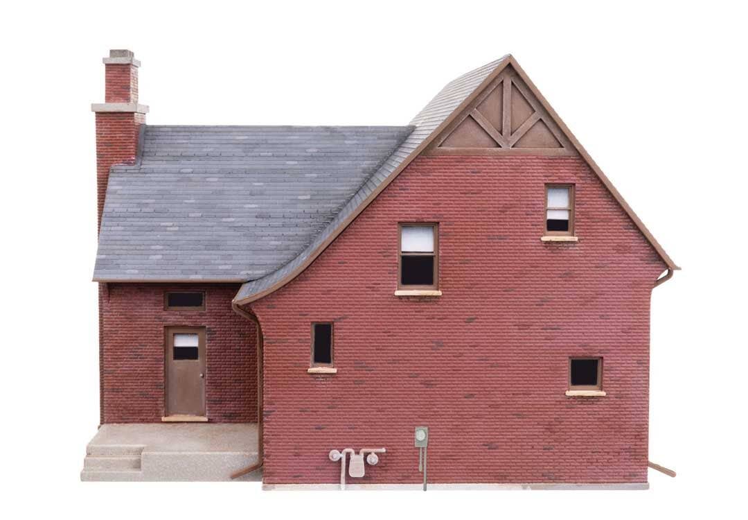 Walthers 933-4250 HO Tudor House Building Kit