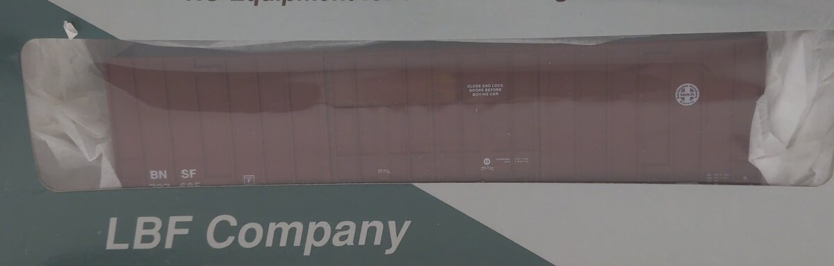LBF 51257 HO Burlington Northern Santa Fe 50' Hi Cube Boxcar Road # 727685 Kit