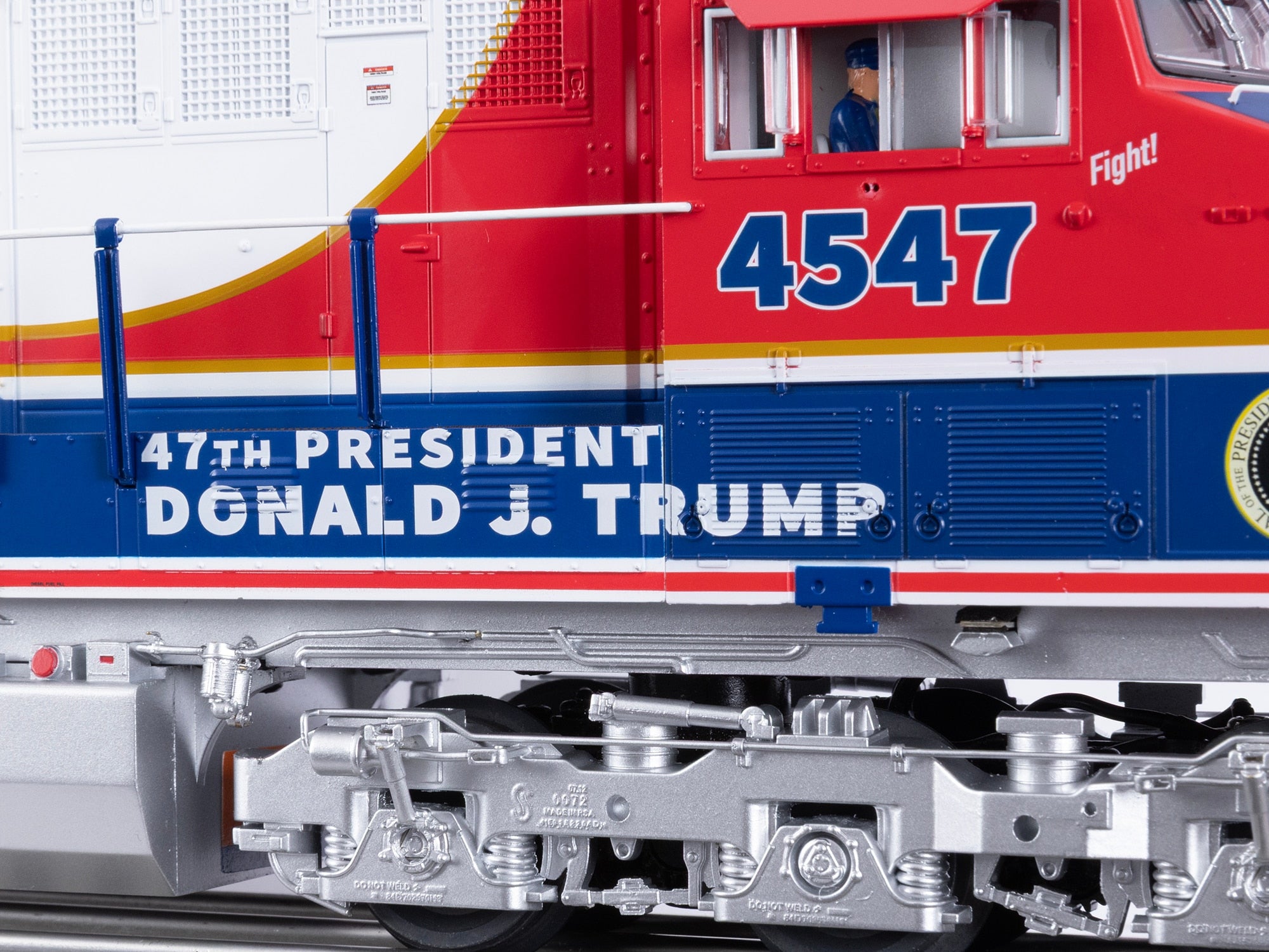 DONALD Lionel 2533047 O Gauge President Trump ES44 Diesel Engine #4547