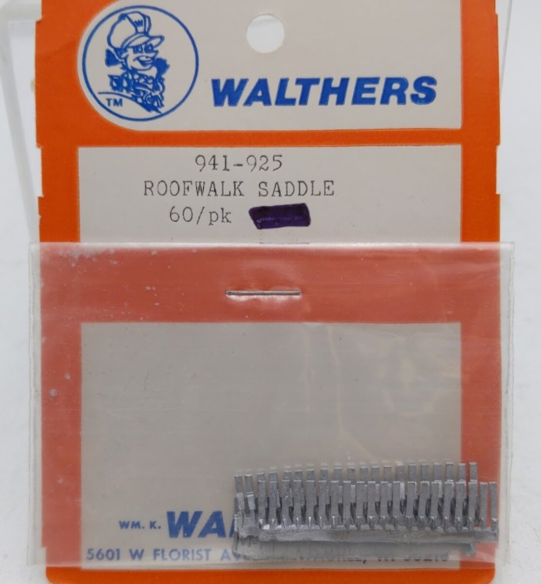 Walthers 941-925 HO Scale Roofwalk Saddle Unpainted Metal Part (Pack of 60)