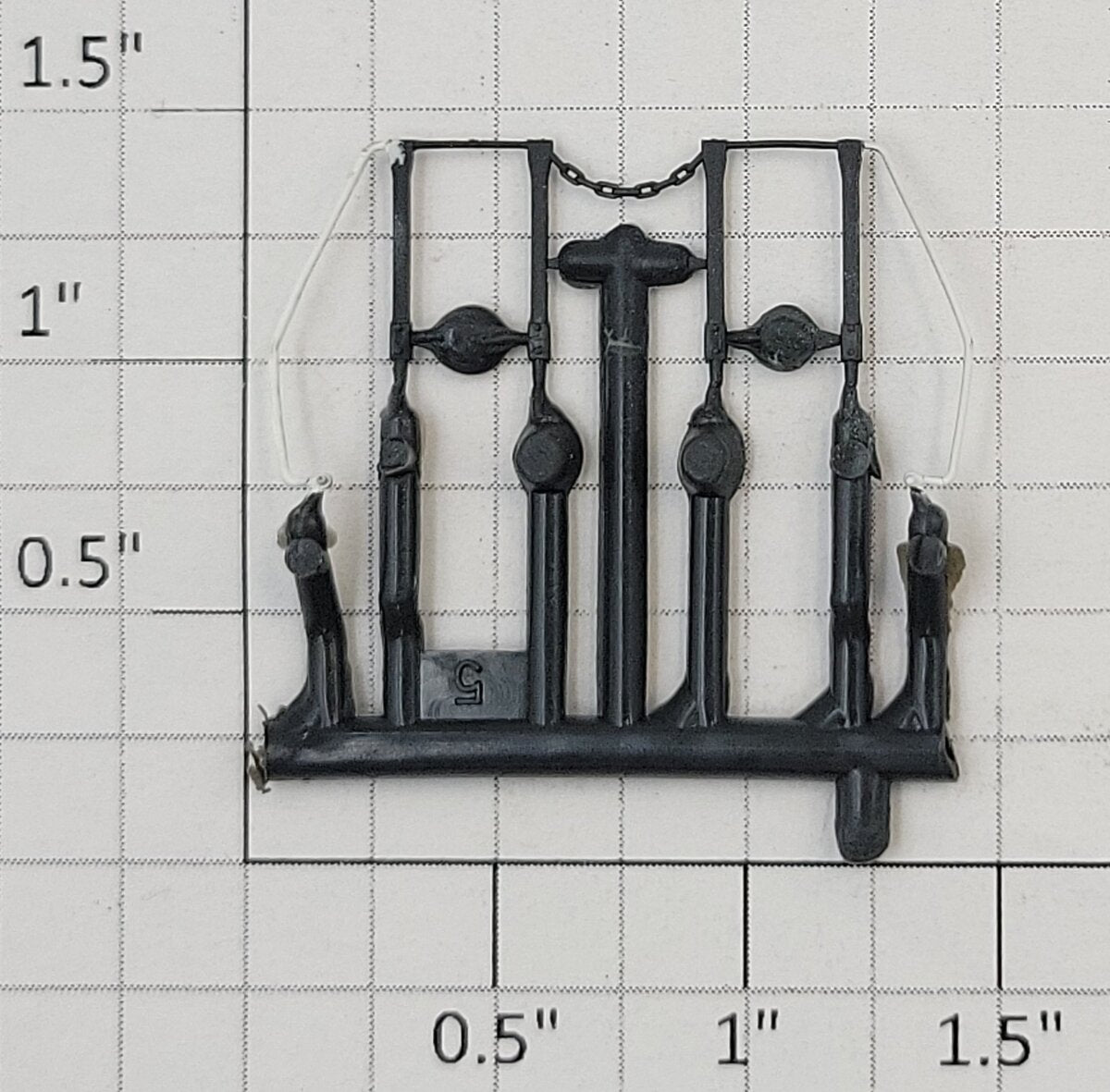 Athearn 67575 HO Gray and White End Rail on Sprue