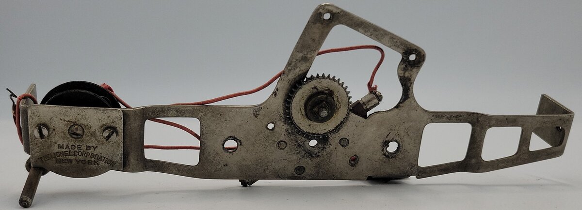 Lionel 33-20 Standard Gauge Electric Loco 0-4-0 Right Hand Motor Frame Side #33