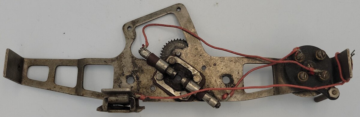 Lionel 33-20 Standard Gauge Electric Loco 0-4-0 Right Hand Motor Frame Side #33