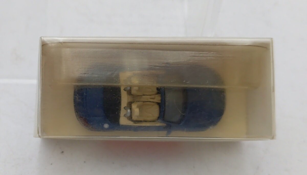 Wiking 134 40 32 HO Scale Blue W/Beige Interior 2006 Audi TT Roadster