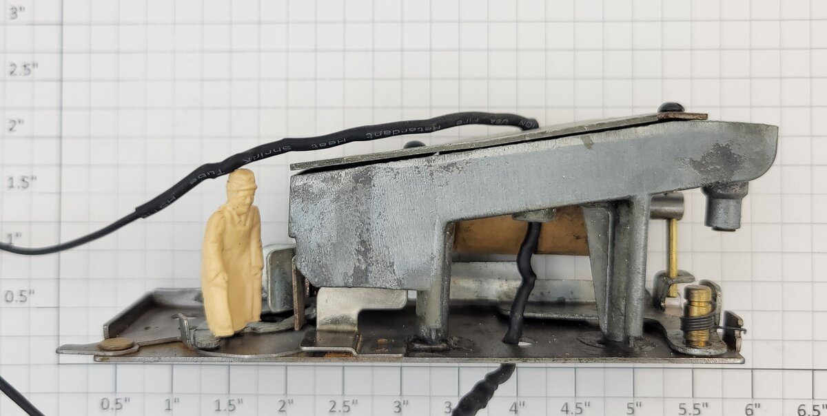 Lionel 3472-33 Milk Car Mechanism with Figure - Complete