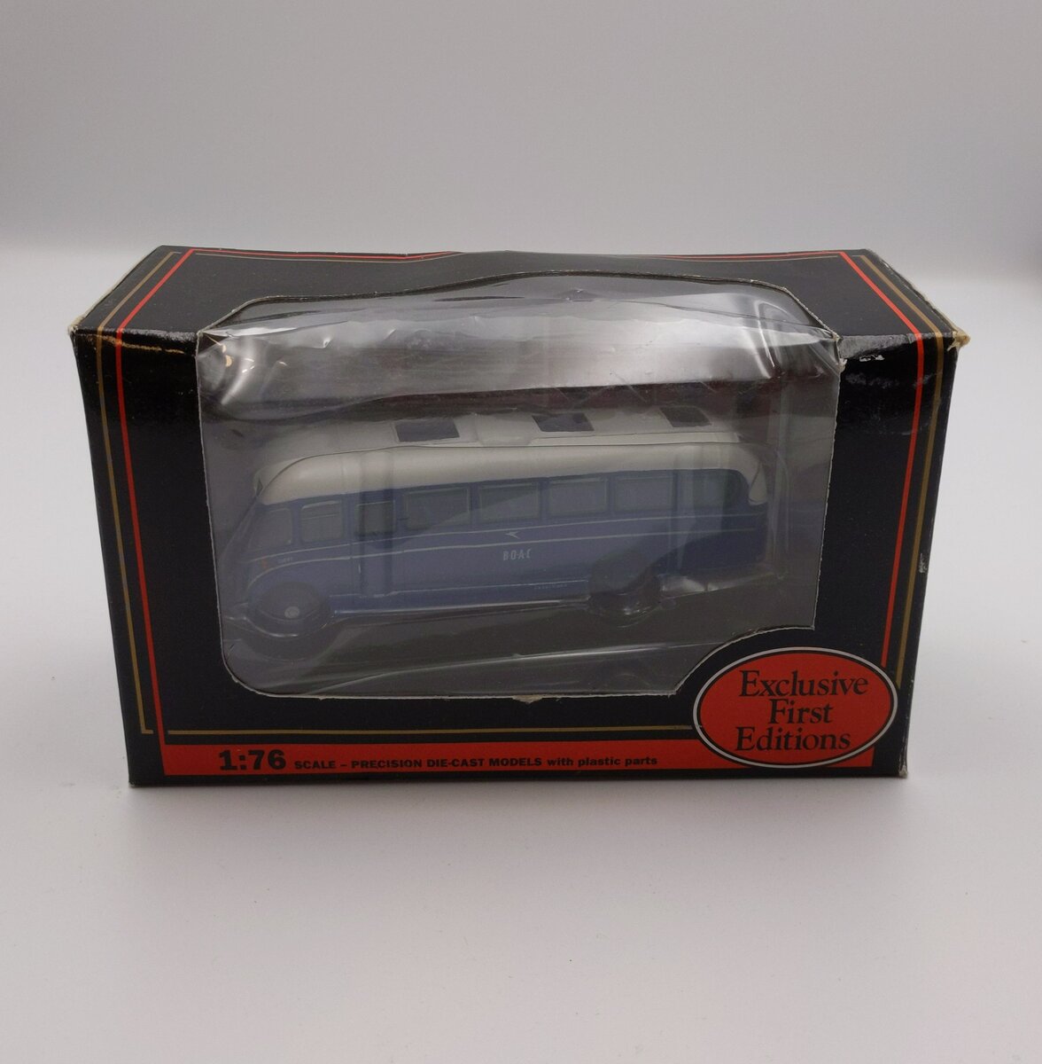 EFE 18705 1:76 Scale Bedford SB Duple Vega BOAC Diecast