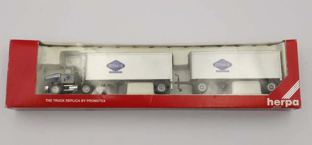 Herpa HO Overnite Tractor Trailer with Piggy back