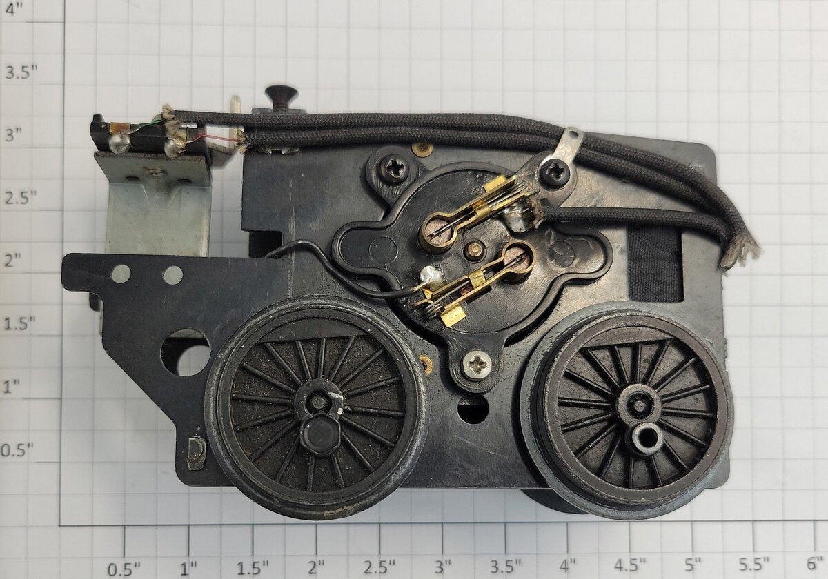 Lionel 8240-100 Steam Motor with Manual Reverse Switch