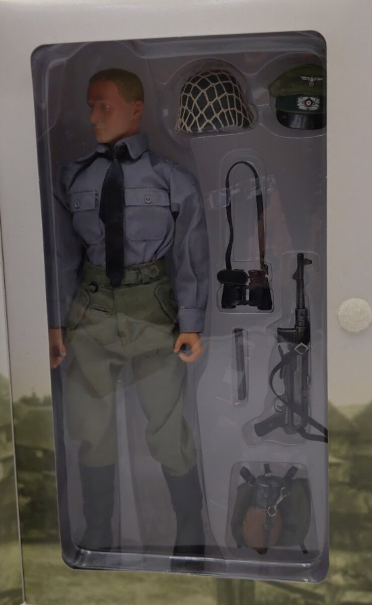 Dragon 70139 1/6 Scale WWII Normandy 1944 Viktor Action Figure