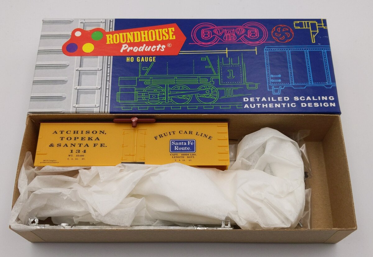 Roundhouse 7880 HO Atchison Topeka Santa Fe Fruit 36' O.T. Reefer # 134 Kit