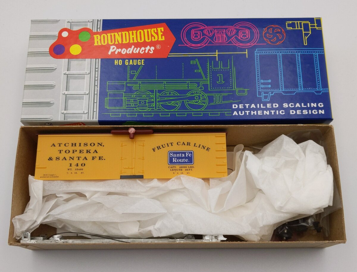 Roundhouse 7880 HO Atchison Topeka Santa Fe Fruit 36' O.T. Reefer # 140 Kit