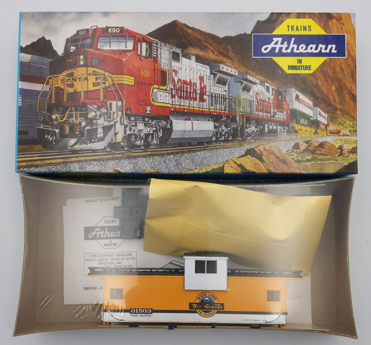 Athearn 5387 HO Scale Orange and Silver Rio Grande Wide Vision Caboose Kit