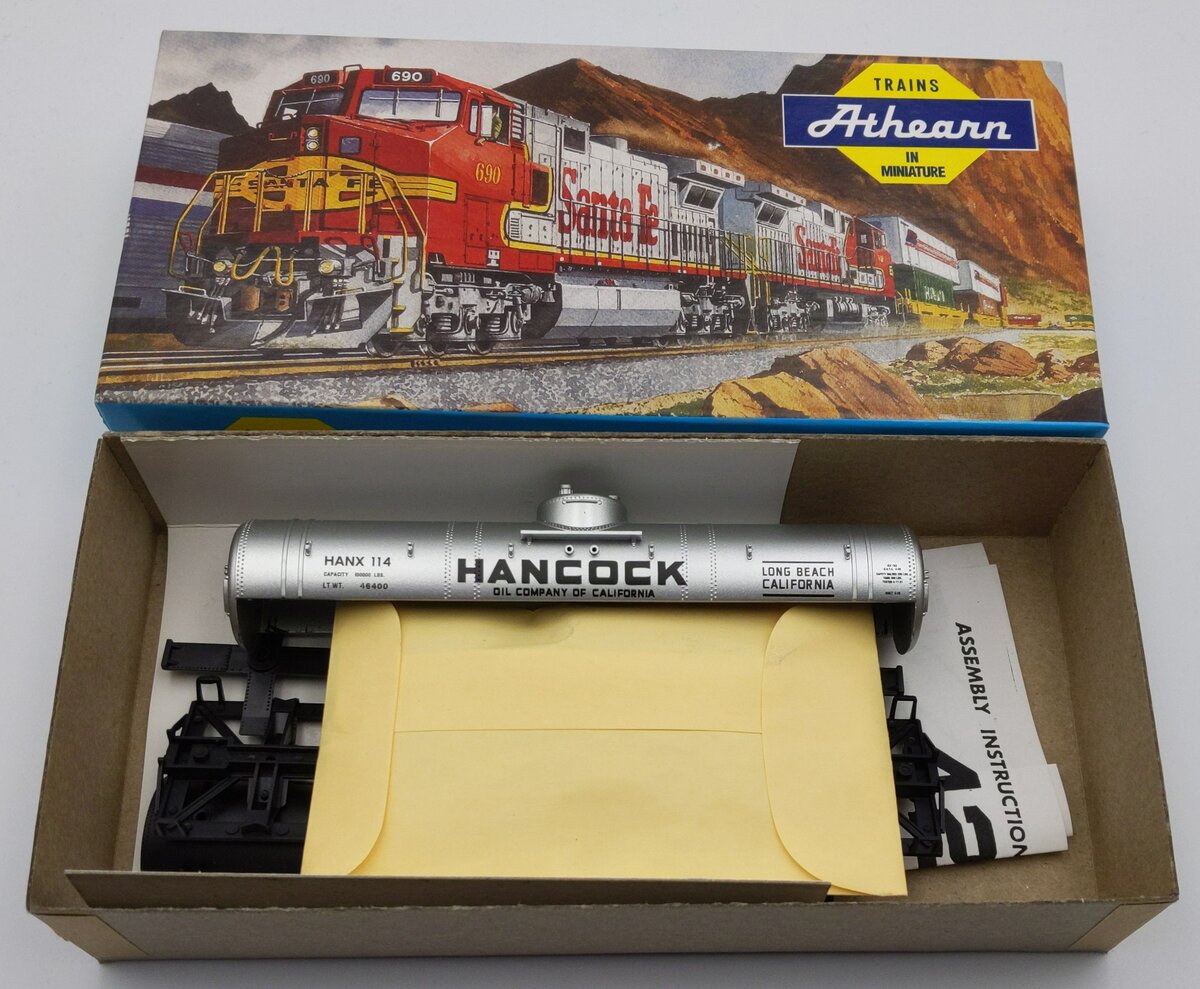 Athearn 1582 HO Hancock Oil Single Dome Tank Car Kit