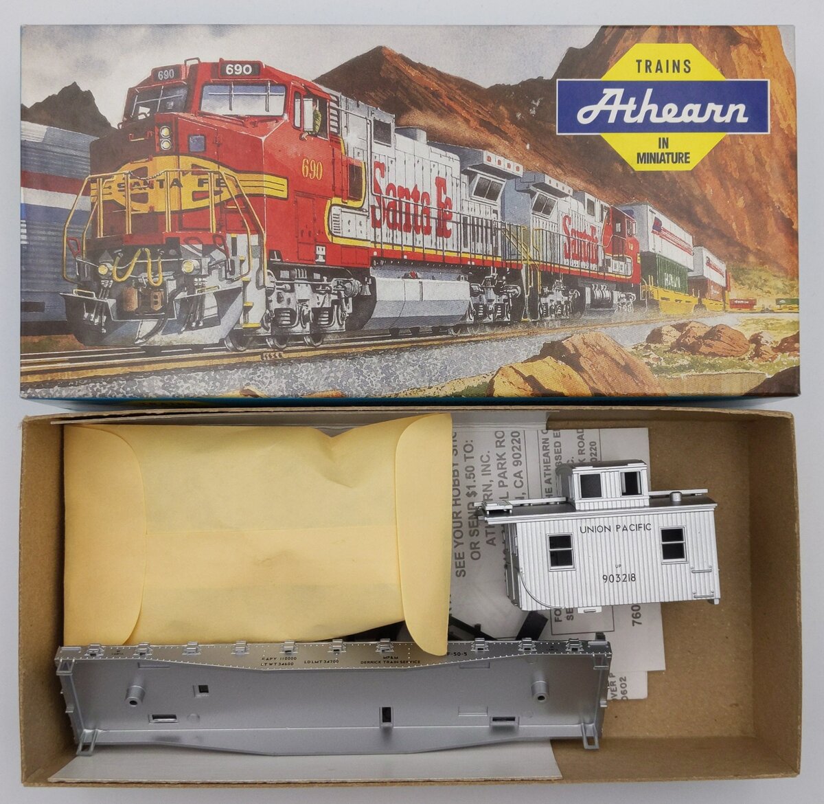 Athearn 1284 HO Union Pacific 40' Work Caboose Kit