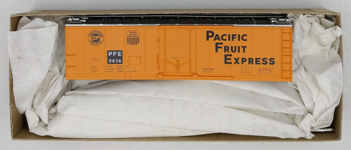 Accurail 8515 HO Scale Pacific Fruit Express 40' Steel Reefer Road #: 9836