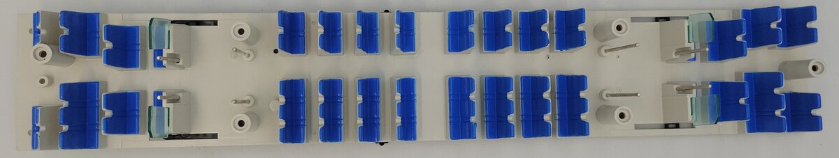 Lionel 81476-9 Light Blue Powered Inter Interior Insert with Manual Door Linkage