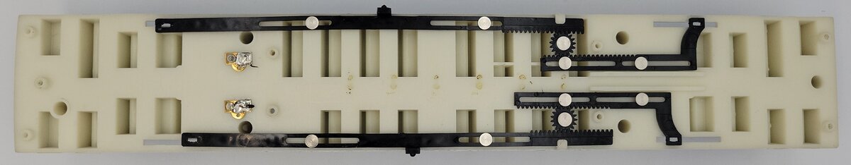 Lionel 81476-9 Light Blue Powered Inter Interior Insert with Manual Door Linkage