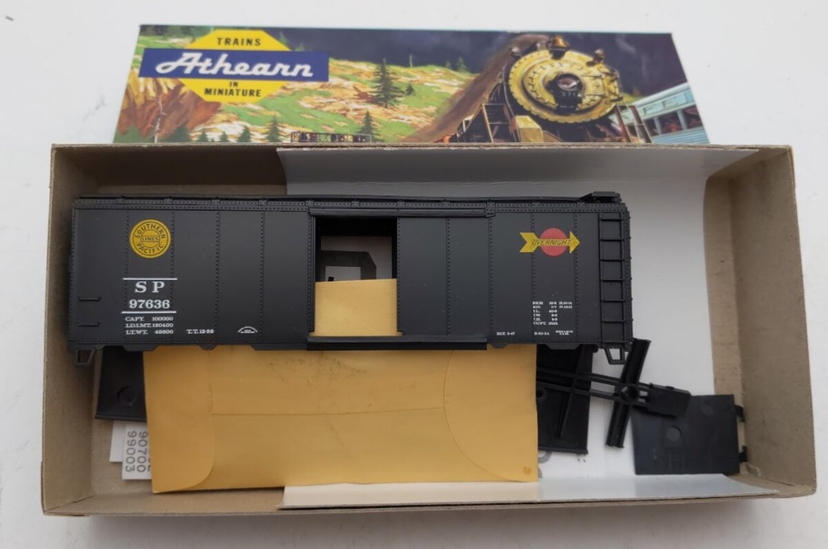 Athearn 1139-4 HO Bev-Bel Southern Pacific Overnight 40' Box Car # 97636  Kit