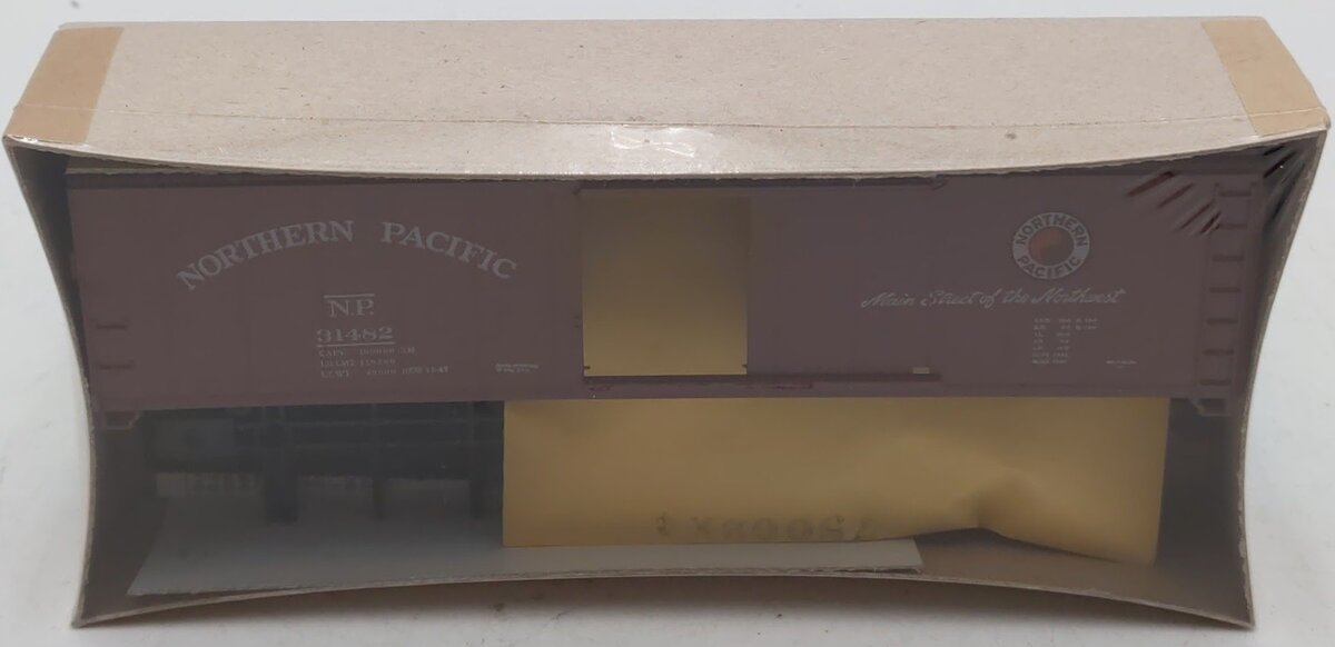 Athearn 5058 HO Scale Northern Pacific 50' Boxcar Single Door # 31482 Kit