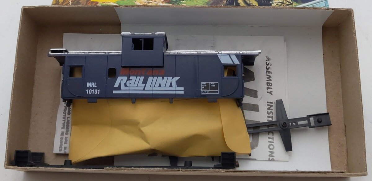 Athearn 5379 HO Scale WRL / Montana Rail Link Caboose # 10131 Kit