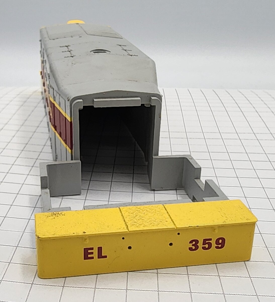 S-Helper 662-01-01-EL Grey/Yellow/Maroon 359 Erie Lackawanna Switcher Body Shell