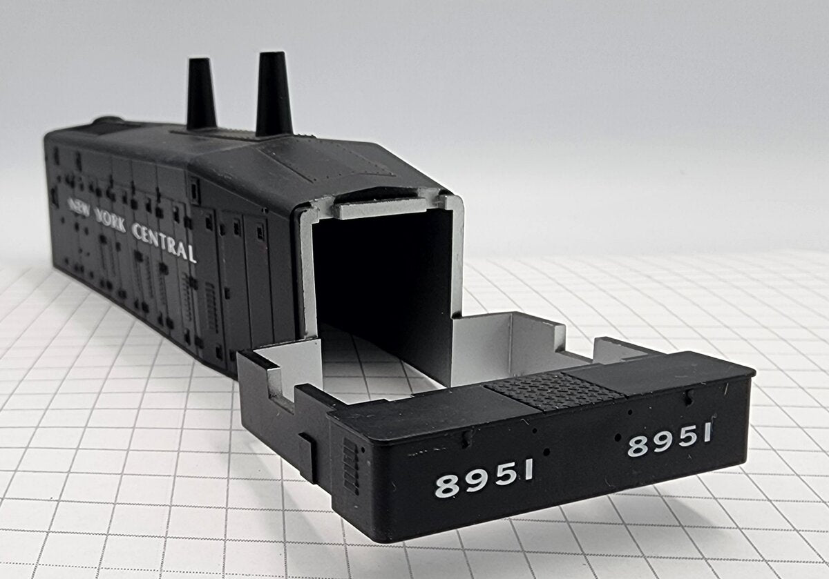 S-Helper 653-01-01-NYC Black/White #8951 New York Central Switcher Body Shell