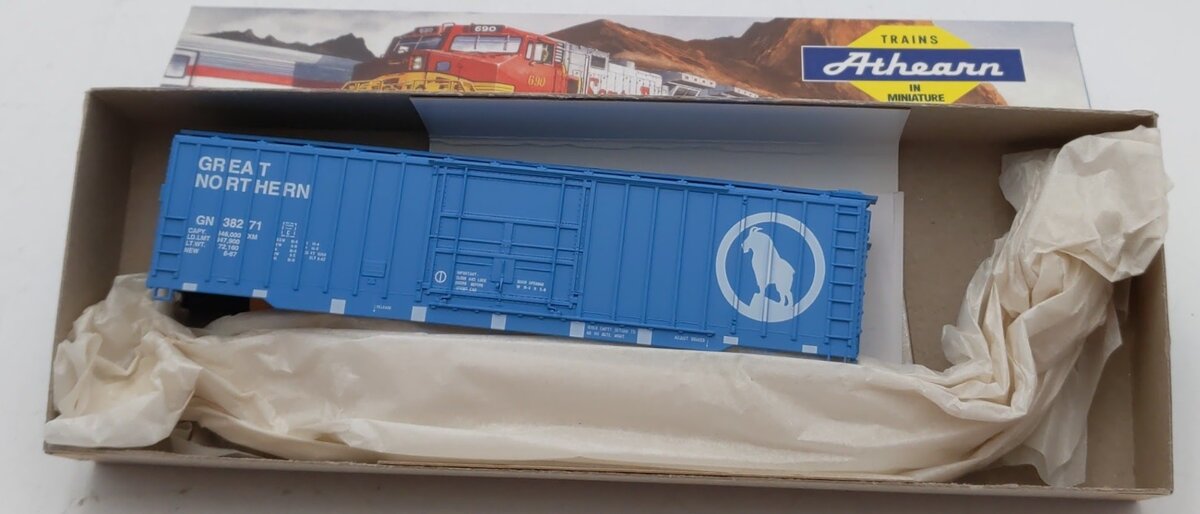 Athearn 1339 HO Scale Great Northern 50' Outside Braced Boxcar Road # 38271 Kit