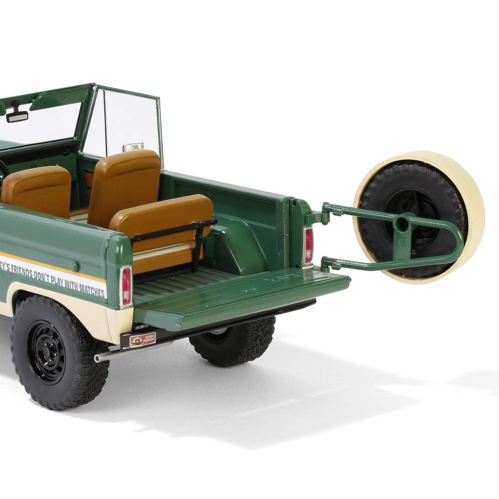 Greenlight Collectibles 19143 1:19 Smokey Bear Forest Ranger 1967 Ford Bronco