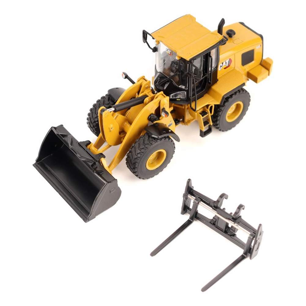 DieCast Masters 85779 1:50 CAT 930 Wheel Loader with Forks Diecast Model